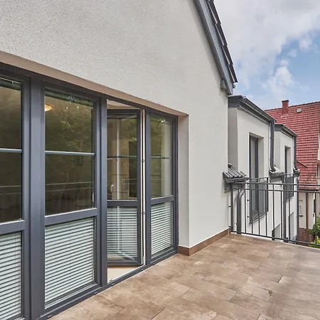 - Sienkiewicza 23 * Svinoústí