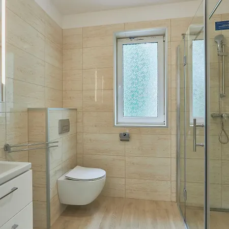 - Sienkiewicza 23 Svinoústí